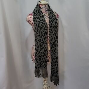 FREE with Purchase CEJON Leopard Metallic Thread Scarf
